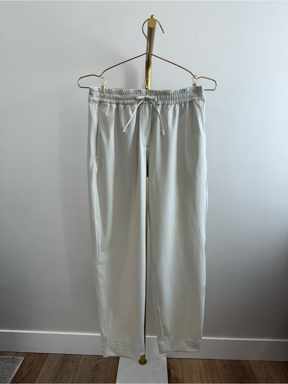 Lululemon Tapered-Leg Mid-Rise 7/8 Pant Luxtreme - Bone - XS